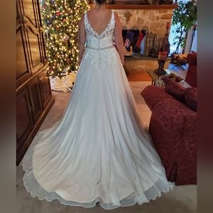 NWT custom Morilee by Madeline Gardner Wedding dress. Size 14, Ivory/Coco, 3214R